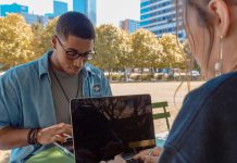 Generazione Z promotrice dell’AI nei posti di lavoro Generazione-Z