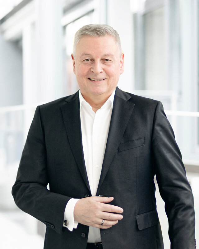 Nuovamacut rsz_uwe-burk_4-5_bechtle_fotostampaufficiale Nuovamacut rsz_uwe-burk_4-5_bechtle_fotostampaufficiale