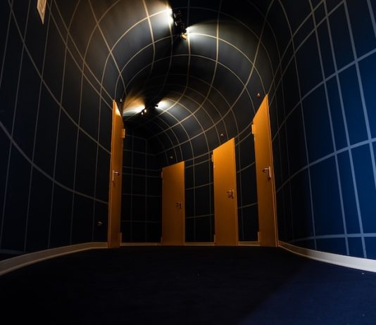 Come scegliere un’agenzia pubblicitaria nel 2026: criteri e tendenze che stanno ridefinendo il settore agenzia pubblicitaria