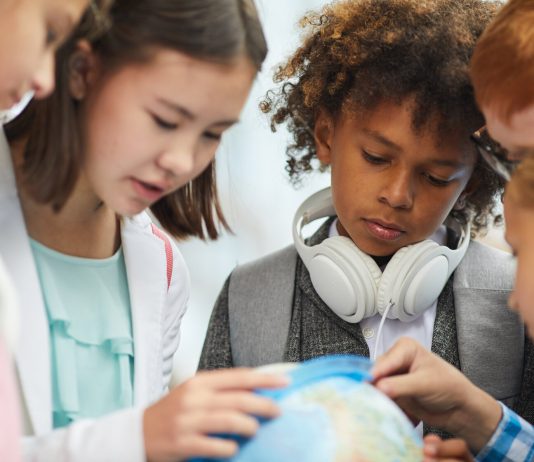 Generazione Alpha - giovani - motion array