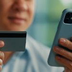 Bonifici istantanei: costi crollati a 0,35 euro, nel 59% dei casi sono gratuiti bonifico bonifici istantanei - carte - motion array