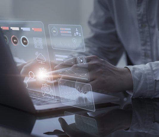 Il nuovo modello organizzativo delle imprese data-driven personalizzazione real-time - data-driven - analytics - dati - motion array