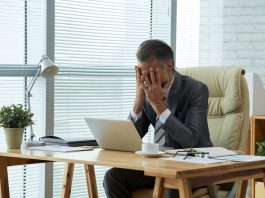 lavoro - lavoratori italiani - stanchezza - responsabili della sicurezza informatica problemi - motion array