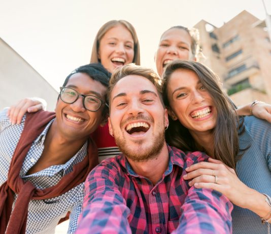 Gen Alpha: che rapporto hanno con la tecnologia? Gen Alpha