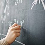 IA a scuola: il 72% degli studenti italiani la usa già, ma l’Italia è davvero pronta? AI a scuola - scuole- motion array