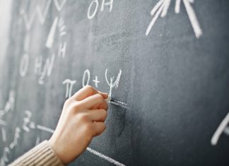 AI a scuola - scuole- Women Shape The Future - motion array