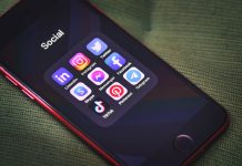 L’Australia vieta i social network ai minori di 16 anni social network - smartphone - motionarray