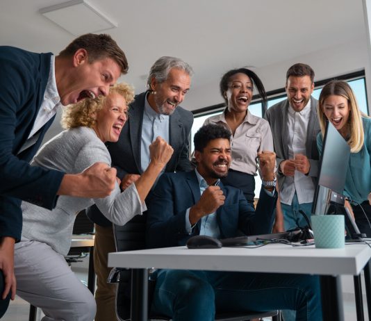 AI: entro il 2030 nasceranno 170 milioni di nuovi posti di lavoro GenAI - mercato del lavoro- team - lavori - Retribuzioni profili IT - mercato del lavoro - nuovi posti di lavoro- motion array