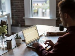 Smart working, nuova stretta sulle PMI: solo 3 aziende su 10 si stanno adeguando e-mail personalizzato - lavoro - smart working - unplash