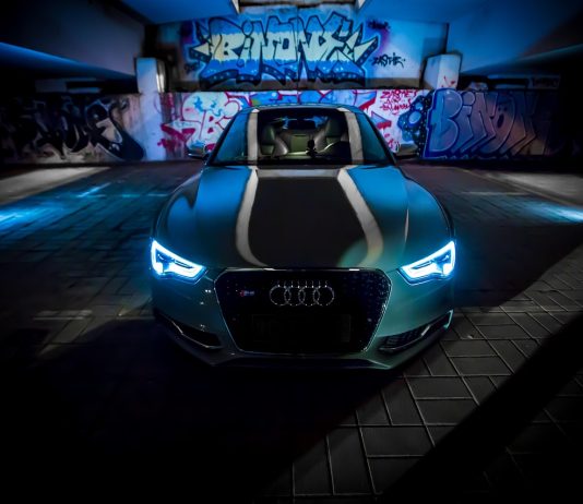 Automotive, la digalizzazione è ancora lontana settore automotive - macchine - pixabay