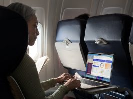 Apple presenta il nuovo MacBook Air con M5 Apple-MacBook Air con M5