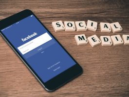 social network per i minorenni - facebook social media pixabay