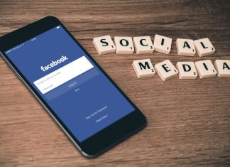 social network per i minorenni - facebook social media pixabay