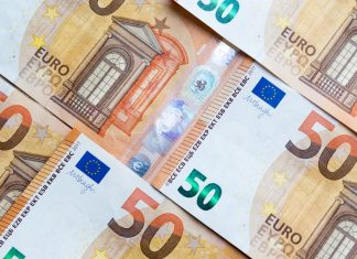 copia privata - soldi impatto economico dell’intelligenza artificiale - pexels