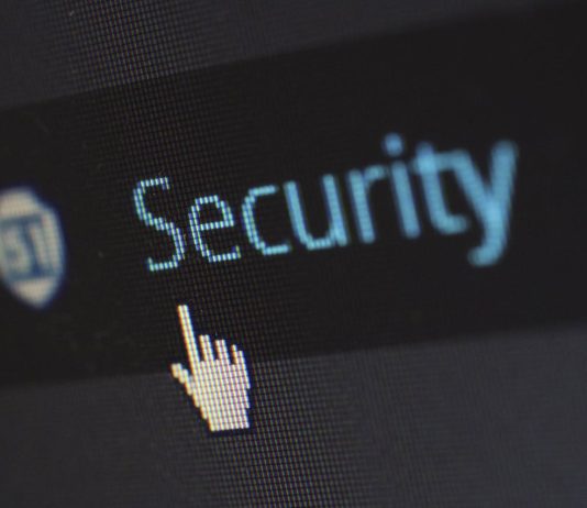 sicurezza informatica security cybersecurity come difendersi condividere i costi - pexels