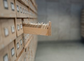 archiviare i dati - archivio - biblioteca - pexels