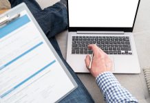 Mercato assicurativo: l’effetto NIS2 e Cyber Resilience Act sulle polizze Mercato assicurativo assicurazioni - motion array