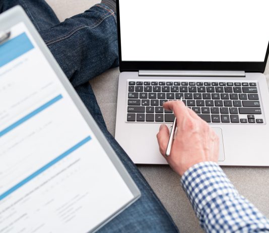 AI e cloud spingono l’esposizione digitale la Cyber Insurance Mercato assicurativo assicurazioni - Cyber Insurance motion array