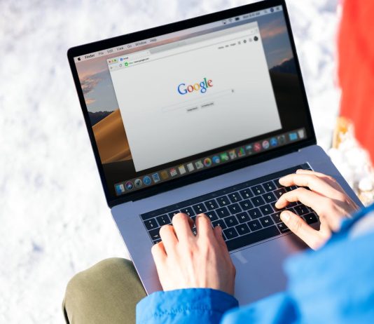 ricerche online - google - pexels