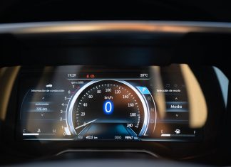 La Guida Autonoma può generare fino a 6,1 miliardi di benefici sociali in Italia La guida autonoma - auto connected car pexels
