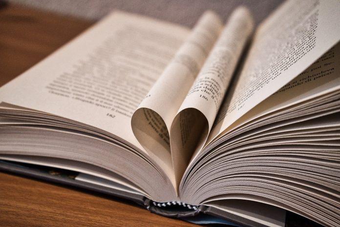 Distribuzione scolastica - libri - pixabay