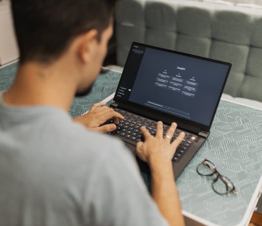 Basta assistenti virtuali, serve l’azienda AI-Native assistenti virtuali - pexels