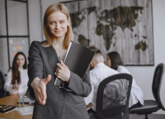 Non solo stipendi: per 7 aziende su 10 il welfare entrerà sempre più nell’agenda del Top management welfare aziendale - assunzioni talenti pexels