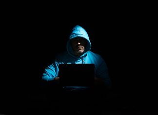 LLM sotto attacco, chi risponde quando vengono compromessi? LLM hacker - pexels