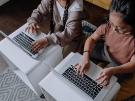 Ragazze Digitali 2026 pexels