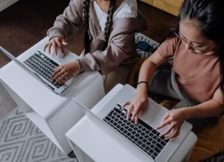 Ragazze Digitali 2026 pexels