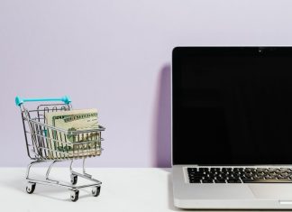 Ecommerce italiano a 42,6 miliardi ma con 4.000 merchant in meno: vince chi punta sulla consegna Ecommerce e-commerce pexels