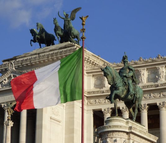 La Costituzione nell’era dell’IA: a Roma il confronto sui nuovi diritti digitali costituzione italia bandiera pexels