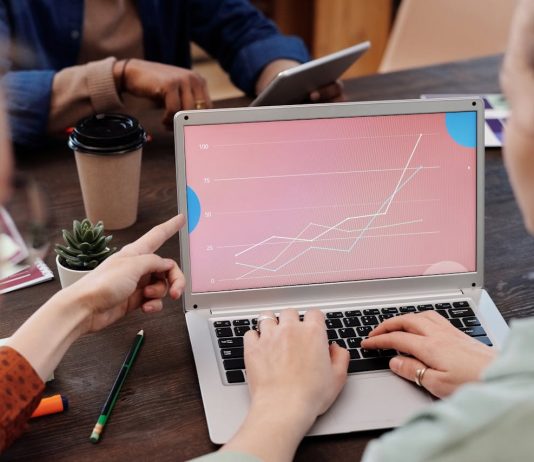 AI sul cloud pubblico: i 6 costi sottovalutati che mettono a rischio i budget cloud pubblico - crescita pexels