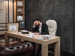 Work-life balance: 28% dei lavoratori si sente spesso sopraffatto Work-life balance preoccupazioni stress pexels