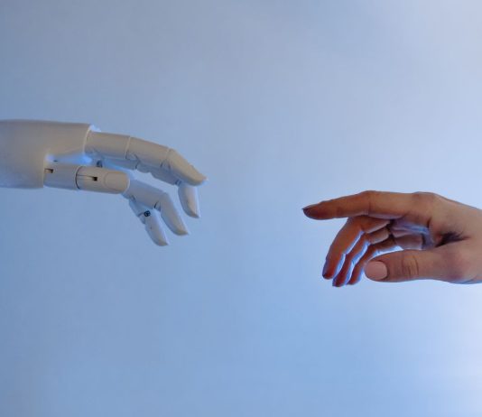 Specialisti AI: come formarli in azienda con il programma AI Academy Direct specialisti AI robotica pexels