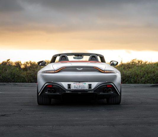Aston Martin pexels