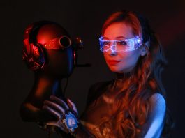 EssilorLuxottica avvierà le prime produzioni wearable in Italia EssilorLuxottica wearable occhiali - pexels
