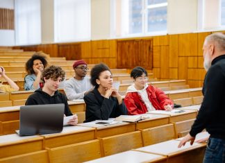 Università: lo studio è più digitale, individuale e domestico università studio pexels