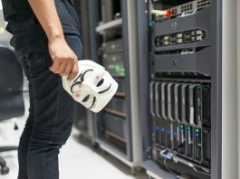 Data Poisoning: cos’è e perché rappresenta una minaccia crescente per il settore finanziario Data Poisoning hacker pexels