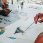 Il marketing ha smesso di scegliere i tool. Ora governa gli agenti. digital marketing pexels