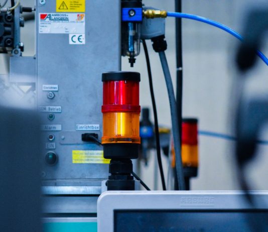 Smart automation: perché l’AI ridefinisce la produzione industriale del futuro Smart automation pexels