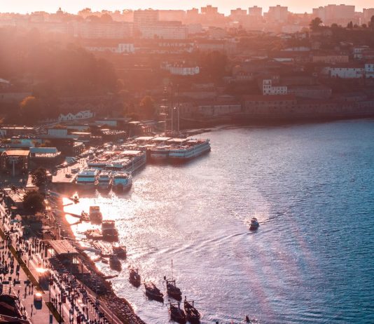 Porti europei: IA, sensori acustici e veicoli autonomi per contrastare le minacce subacquee porti porto pexels