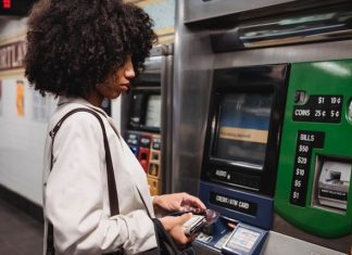 Storage AI-ready: gli istituti finanziari in ritardo nonostante la crescita dei dati istituti finanziari storage AI-ready - pexels