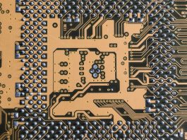Semiconduttori: 12 milioni per il primo emulatore hardware italiano emulatore hardware chip pexels