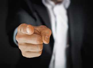 Lavoro: quasi 1 italiano su 4 modifica i propri profili social prima di un colloquio Assumere lavoro pexels