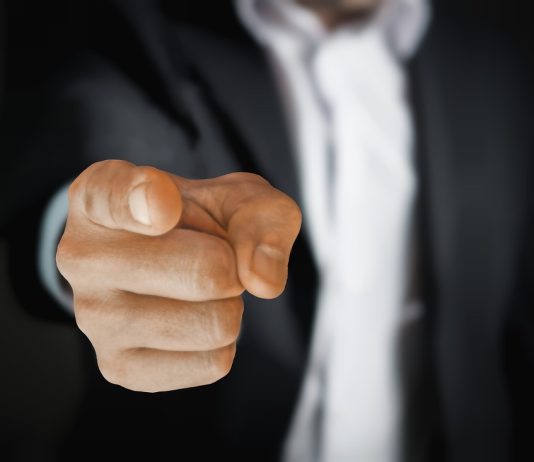 Lavoro: quasi 1 italiano su 4 modifica i propri profili social prima di un colloquio Assumere lavoro pexels