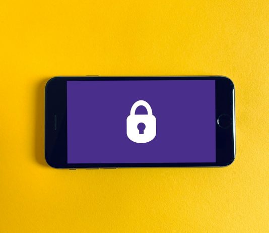 AI e cybersecurity: la stessa tecnologia usata da difensori e criminali informatici cybersecurity sicurezza unsplash