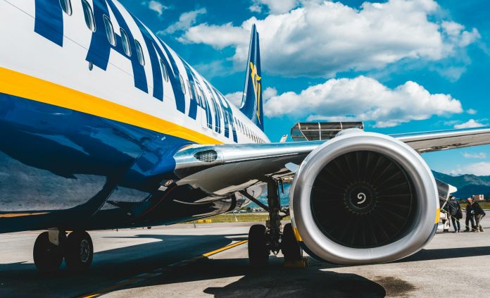Ryanair aereo aerei unsplash Ryanair aereo aerei unsplash
