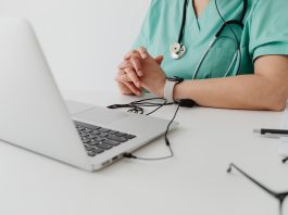 Il gap digitale della sanità italiana: cosa chiedono davvero gli utenti alla telemedicina telemedicina pexels