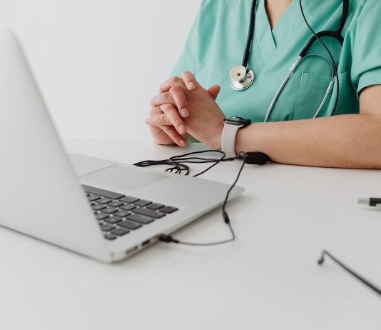 Il gap digitale della sanità italiana: cosa chiedono davvero gli utenti alla telemedicina telemedicina pexels